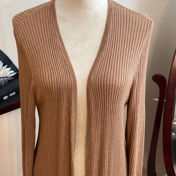 Women’s long, tan cardigan - Picture 2 of 4